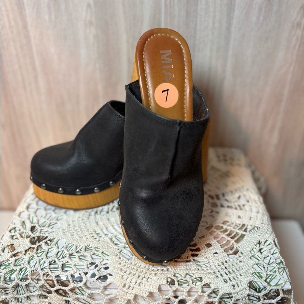 MIA Black and Tan Mules